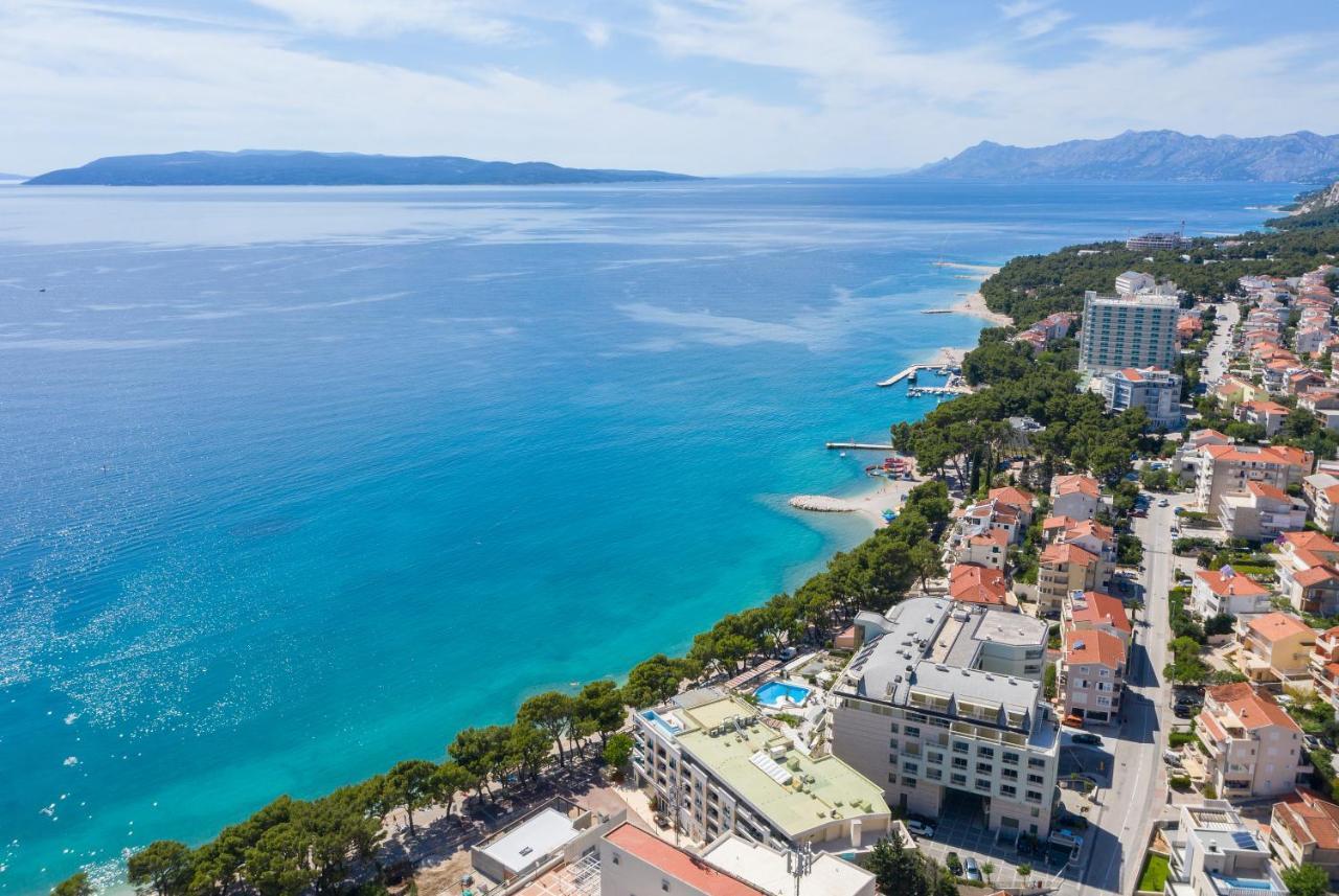 Макарска хорватия. Makarska Хорватия. Макарска Ривьера. Город Макарска Хорватия. Макарска Хорватия фото.